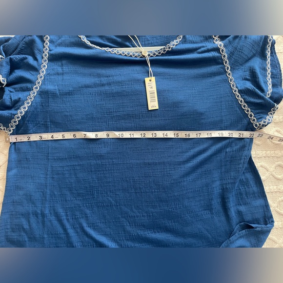 Max Studio Royal Blue Blouse with White Accents Ruffle Sleeve Size 1X - Picture 15 of 15
